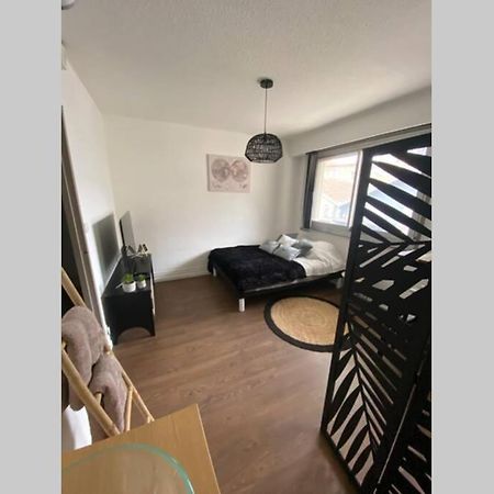 Le 13 Du Temple - Plein Coeur Centre Ville, Residence Privee, 5Mn Gare Sncf, Wifi Et Netflix Niort Exterior photo